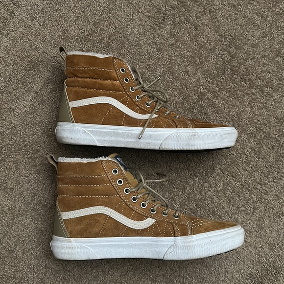 Sherpa-lined hi-top Vans - Picture 3 of 4